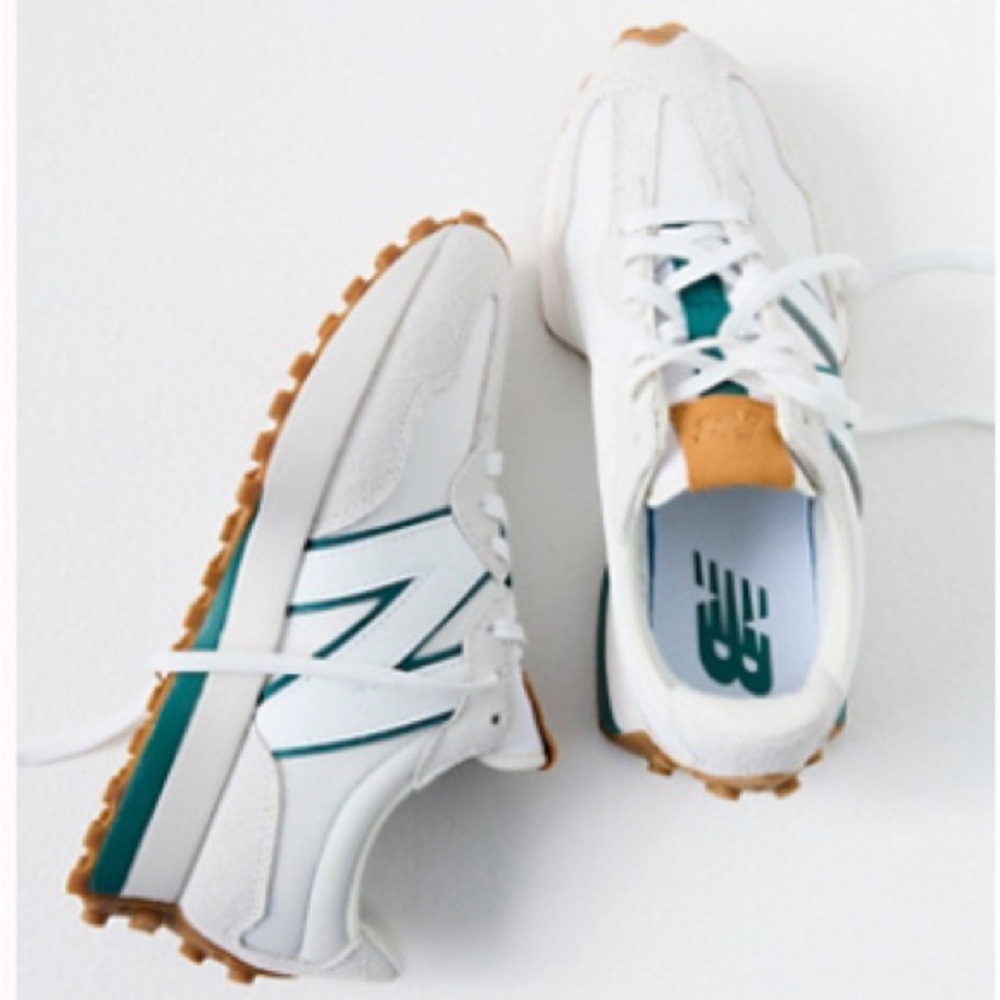 Size 8 New Balance 327 Sneakers reflection vintage teal